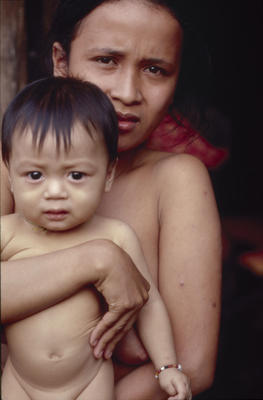Iban mother and child, Sarawak, Borneo